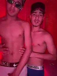 Cuteathleticboys — 在 stripchat 直播的网络摄像头模特