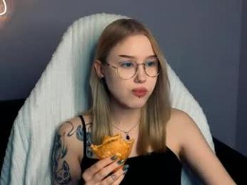 bjliki — 在 chaturbate 直播的网络摄像头模特