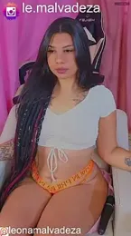 leonasafira — 在 stripchat 直播的网络摄像头模特