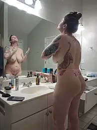 HollyTattoo — Stripchat stream photo (Sep 2026)