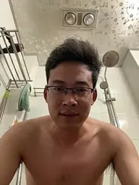 HHAA1992 — 在 stripchat 直播的网络摄像头模特