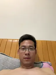HHAA1992 — 在 stripchat 直播的网络摄像头模特