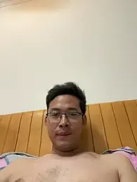 HHAA1992 — 在 stripchat 直播的网络摄像头模特