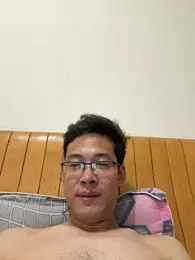 HHAA1992 — 在 stripchat 直播的网络摄像头模特