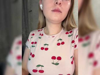 AlinaRay — 在 bongacams 直播的网络摄像头模特