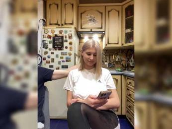 _Magic_ — 在 bongacams 直播的网络摄像头模特