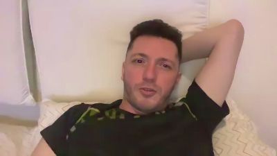 hernanbenz — Cam4 stream photo (Apr 2026)