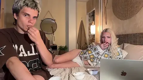 twl8vibe — 在 stripchat 直播的网络摄像头模特