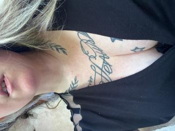 Coeursurtoi333 — Cam4 stream photo (Apr 2025)