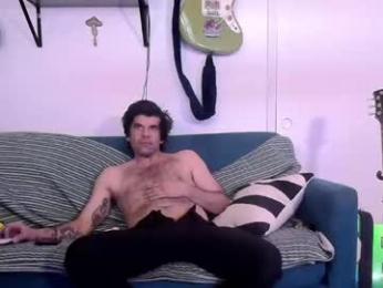 flanneldong — 在 chaturbate 直播的网络摄像头模特