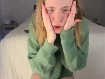 ellieluvs — Chaturbate stream photo (Apr 2026)