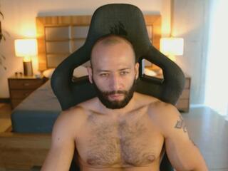 Justin Hilton — 在 flirt4free 直播的网络摄像头模特