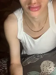 MiroKari2 — 在 stripchat 直播的网络摄像头模特