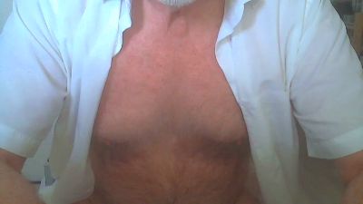 hairybull — 在 cam4 直播的网络摄像头模特
