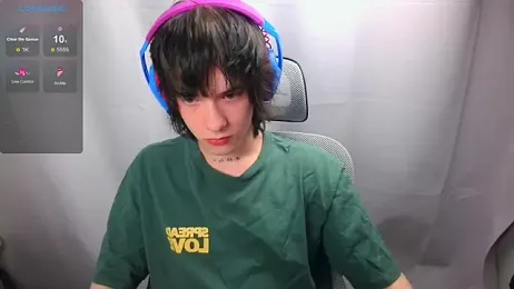 LeonBoykisser — 在 stripchat 直播的网络摄像头模特