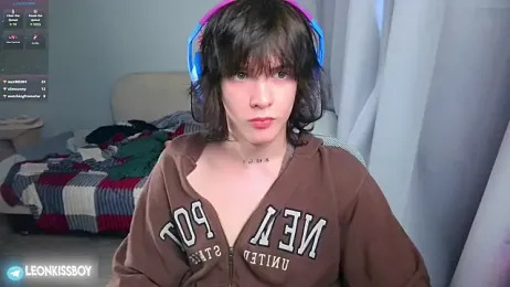 LeonBoykisser — 在 stripchat 直播的网络摄像头模特