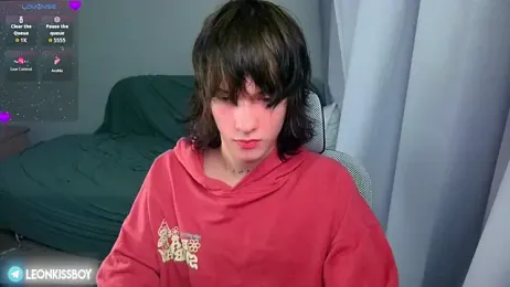 LeonBoykisser — 在 stripchat 直播的网络摄像头模特