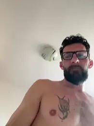 Michel_huge — 在 stripchat 直播的网络摄像头模特