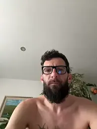Michel_huge — 在 stripchat 直播的网络摄像头模特