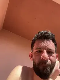 Michel_huge — 在 stripchat 直播的网络摄像头模特