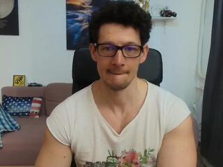 Brutus K — 在 flirt4free 直播的网络摄像头模特