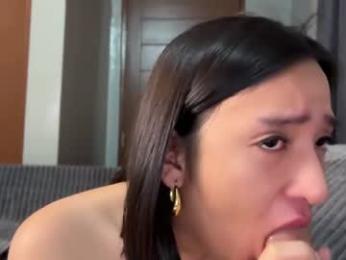 kimhugeisforyou — 在 chaturbate 直播的网络摄像头模特