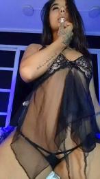 Yvonne_Collins — Cam4 stream photo (May 2026)
