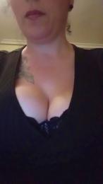 Cloebratz23 — 在 cam4 直播的网络摄像头模特