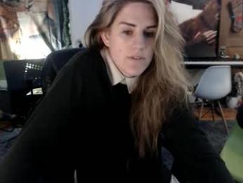 katiecutie_5 — 在 chaturbate 直播的网络摄像头模特