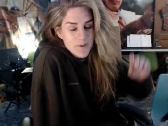 katiecutie_5 — 在 chaturbate 直播的网络摄像头模特