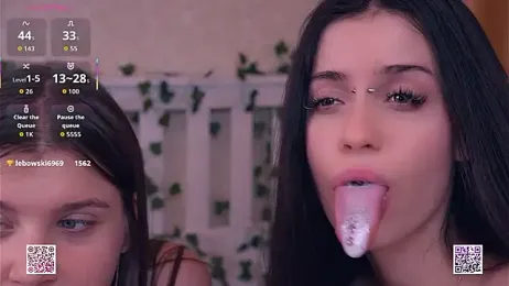 vivid_girls_vg — 在 stripchat 直播的网络摄像头模特