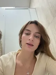 -AngelAri- — 在 stripchat 直播的网络摄像头模特