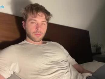 hot8pack01 — 在 chaturbate 直播的网络摄像头模特