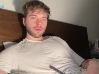 hot8pack01 — 在 chaturbate 直播的网络摄像头模特