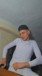 robinodxxx — Cam4 stream photo (Apr 2026)