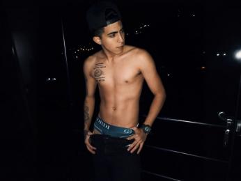 AdamBrowns — 在 livejasmin 直播的网络摄像头模特