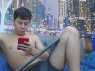 santiiagox — 在 camsoda 直播的网络摄像头模特