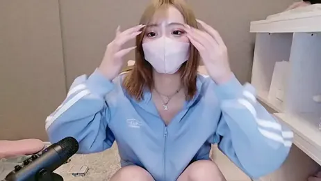 _chanMOMO_ — 在 stripchat 直播的网络摄像头模特