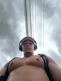 Horny_nick19 — 在 stripchat 直播的网络摄像头模特