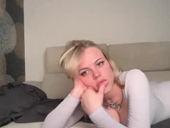 roselunes — Chaturbate stream photo (Apr 2026)