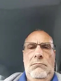 lui8181 — 在 stripchat 直播的网络摄像头模特