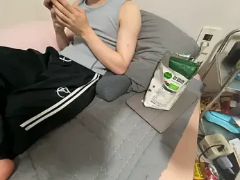 __kim — 在 stripchat 直播的网络摄像头模特