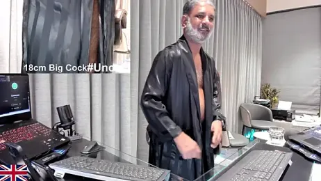 OnlineBossUK — Stripchat stream photo (Apr 2026)