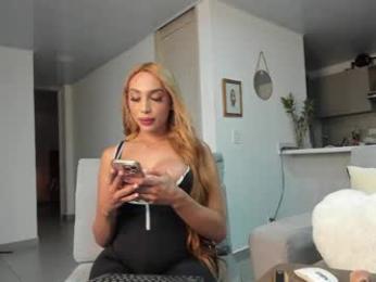 julessy_bonny — Chaturbate stream photo (Apr 2026)