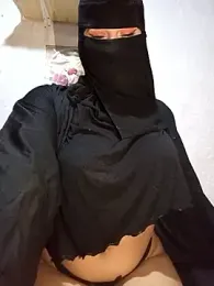 -Batta- — 在 stripchat 直播的网络摄像头模特