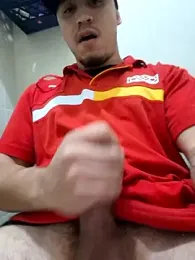xXYisXx — 在 stripchat 直播的网络摄像头模特