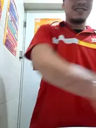 xXYisXx — 在 stripchat 直播的网络摄像头模特