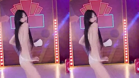 SMN-0002 — Stripchat stream photo (Feb 2026)