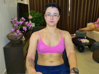 dreamteamgirls — 在 bongacams 直播的网络摄像头模特