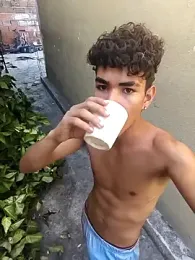 hotboys1924 — 在 stripchat 直播的网络摄像头模特